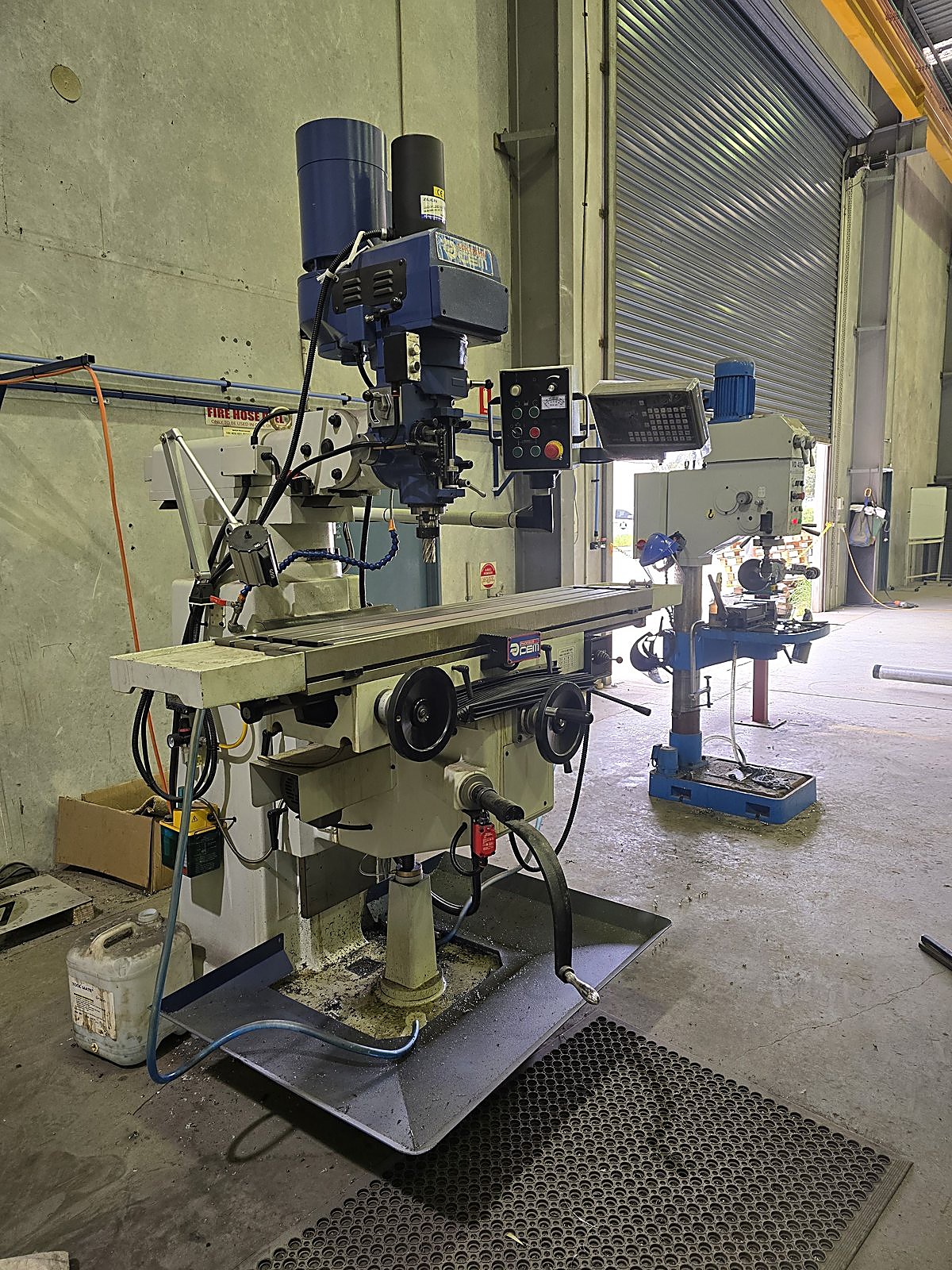 Turret milling machine in the GRS workshop